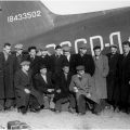 1949-10-09 Команда Динамо (Тбилиси) у борта самолета Ли-2 в аэропорту Запорожья.