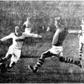 1936-10-30 (11-07) Газета «Физкультурник». Прорыв Сомова (Тбилиси), в результате которого был забит первый гол.